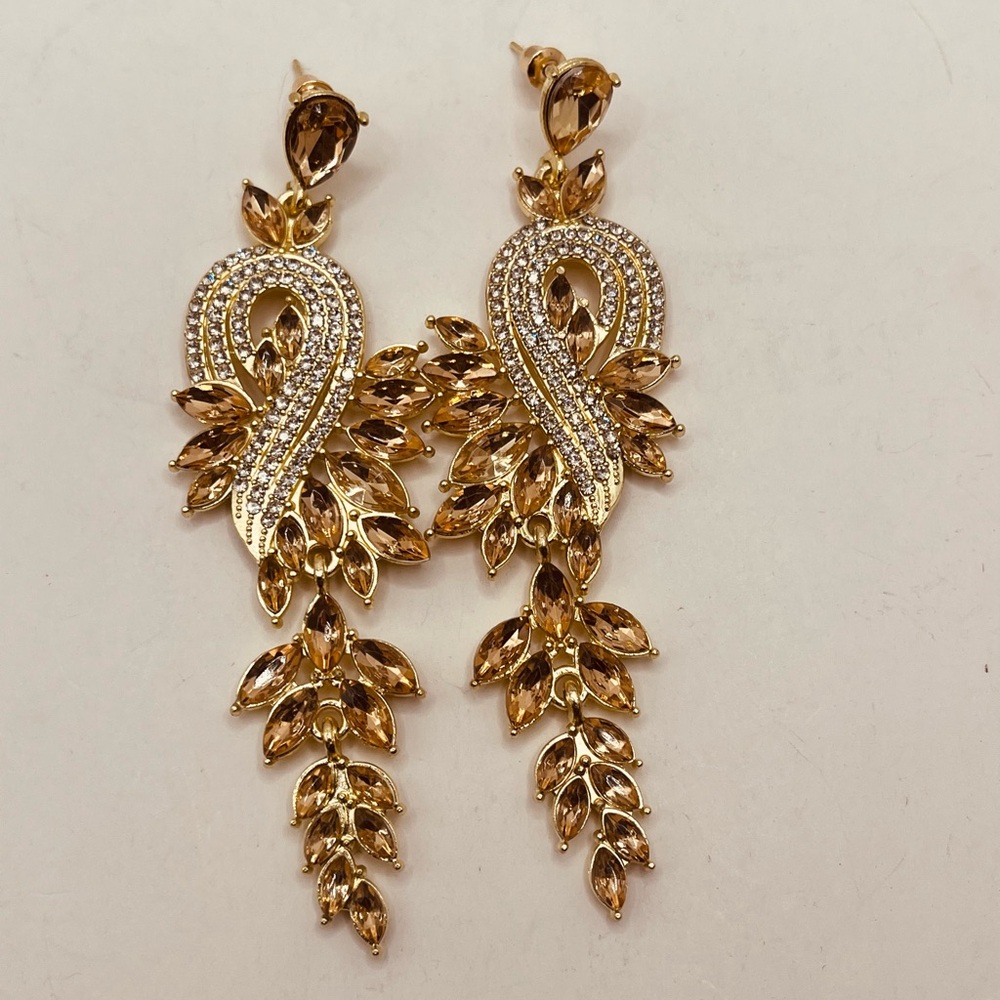 Earrings for women imitation diamond design